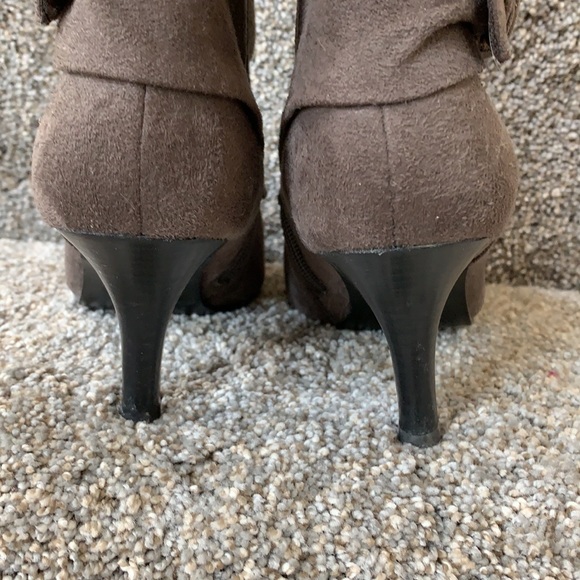 Apt 9 Gray Faux Suede Ankle Boots - Picture 3 of 8